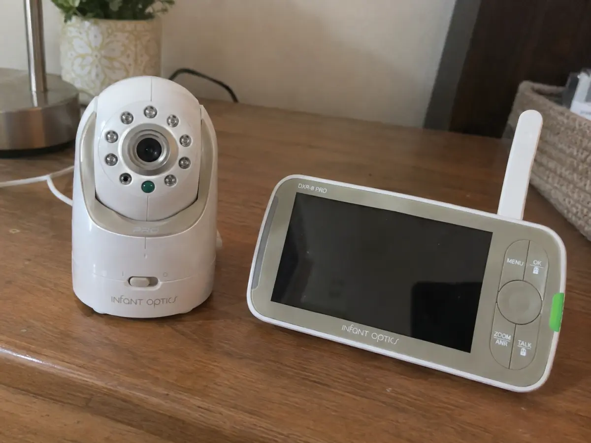 Infant Optics DXR-8 PRO Video Baby Monitor, original photo